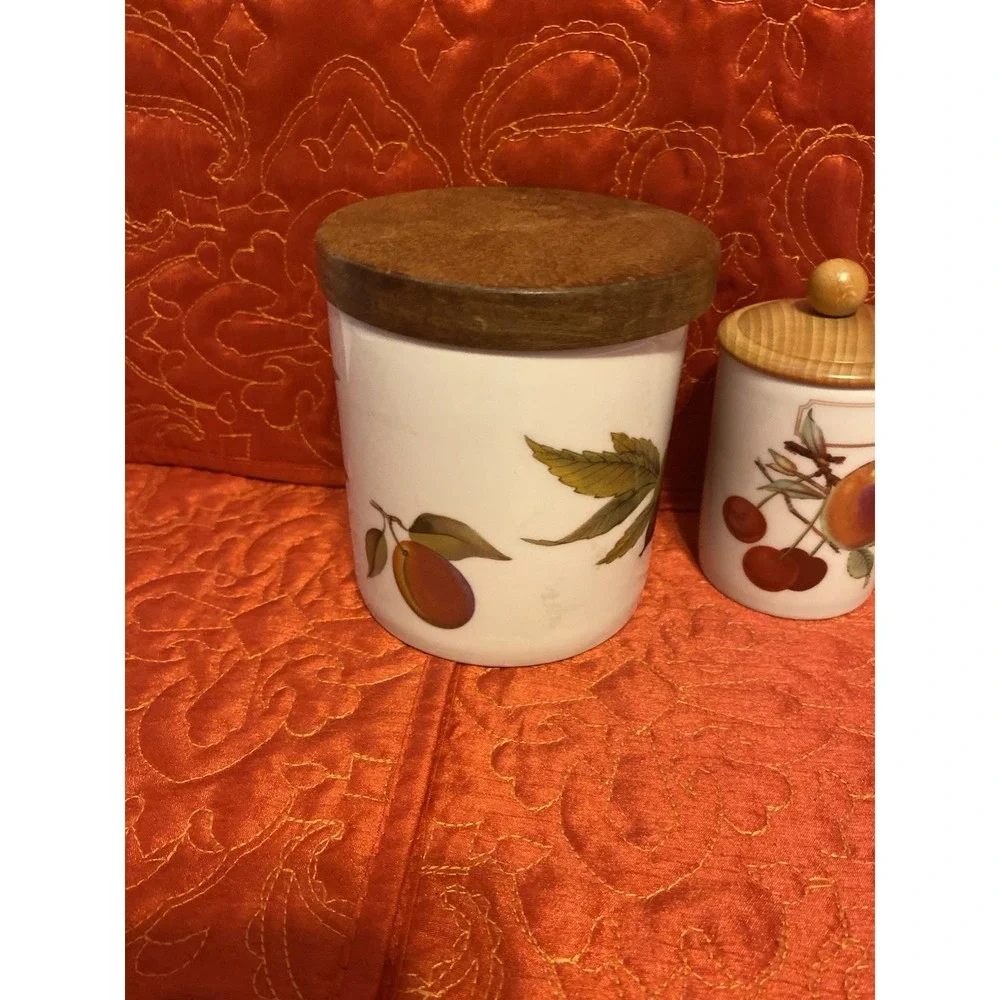 Royal Worcester EVESHAM 4.5